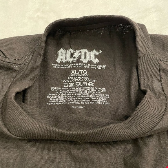 AC⚡️DC EMBROIDERED LOGO OFFICIALLY LICENSED  T-SHIRT MENS XL (NEW WITHOUT TAGS) - Picture 5 of 10